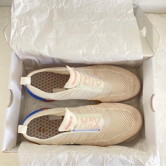 Nike AIR VAPORMAX MOC 2
LACELESS FUTURISM SNEAKERS - Picture 9 of 9